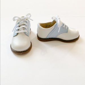 FootMates saddle shoes - light blue, size 5.5